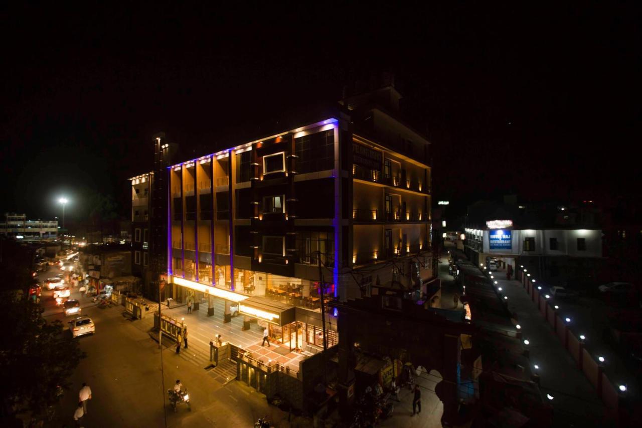 Hotel Kings Regency Drang Ngoại thất bức ảnh